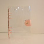 Обложка силиконовая (ПВХ) прозрачная с хлястиком из кожзама и розовым кольцевым механизмом, формат А5 - II