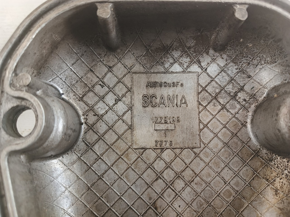Крышка клапанная