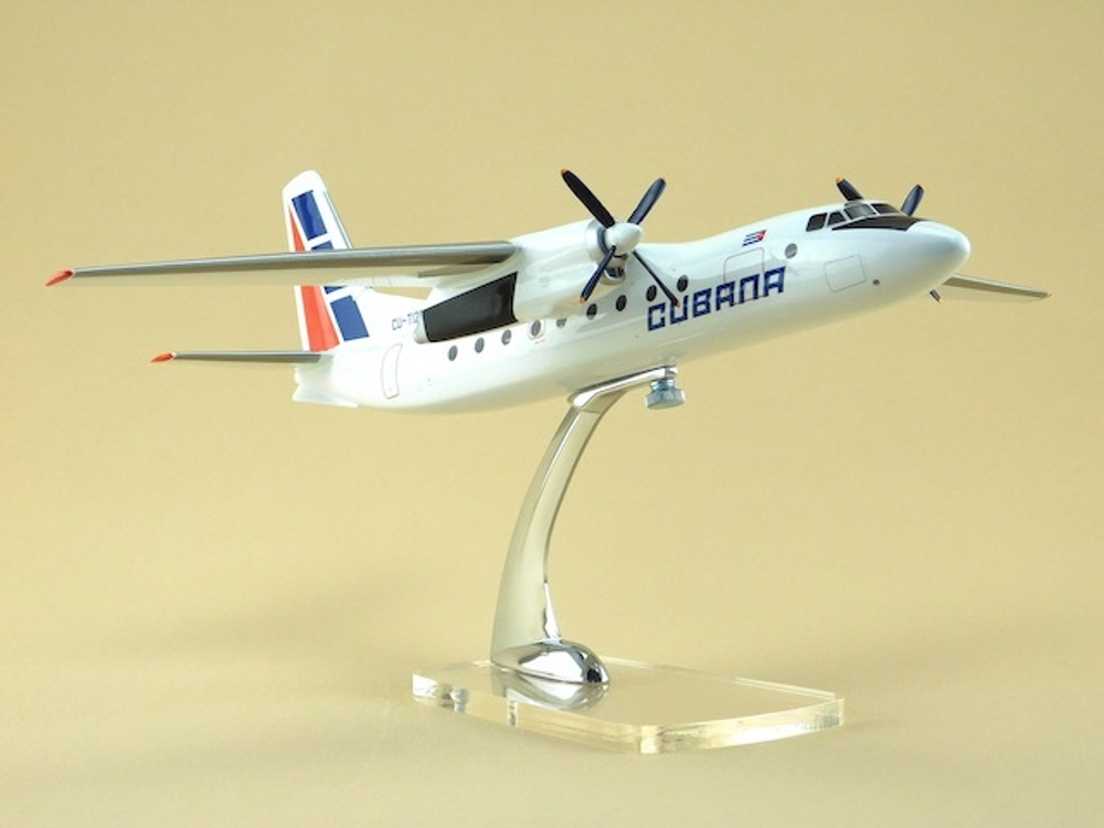 Модель самолета Ан-24 (М1:72, CUBANA)