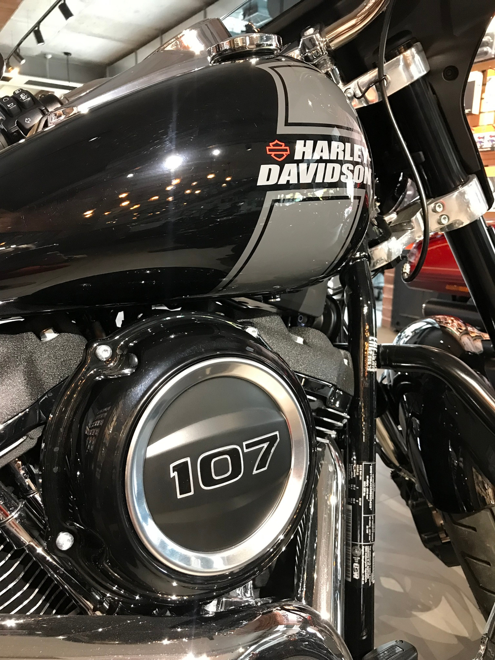 Sport Glide Harley-Davidson Softail Vivid Black 2021