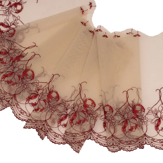 Вышивка на сетке песочная/т.красная (правая) 18 см