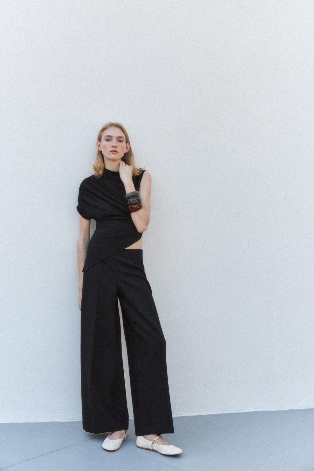 ZARA ТОП АСИММЕТРИЧНОГО КРОЯ, ЧЕРНЫЙ