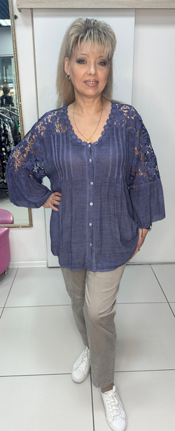 Итальянская темно-синяя ажурная туника на пуговицах