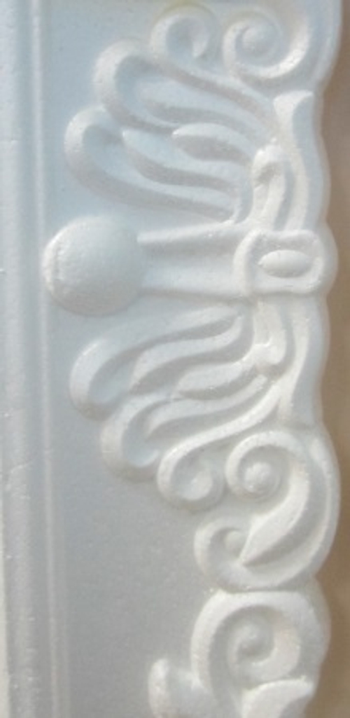 Плинтус 8021- 2 м (40) потолочный