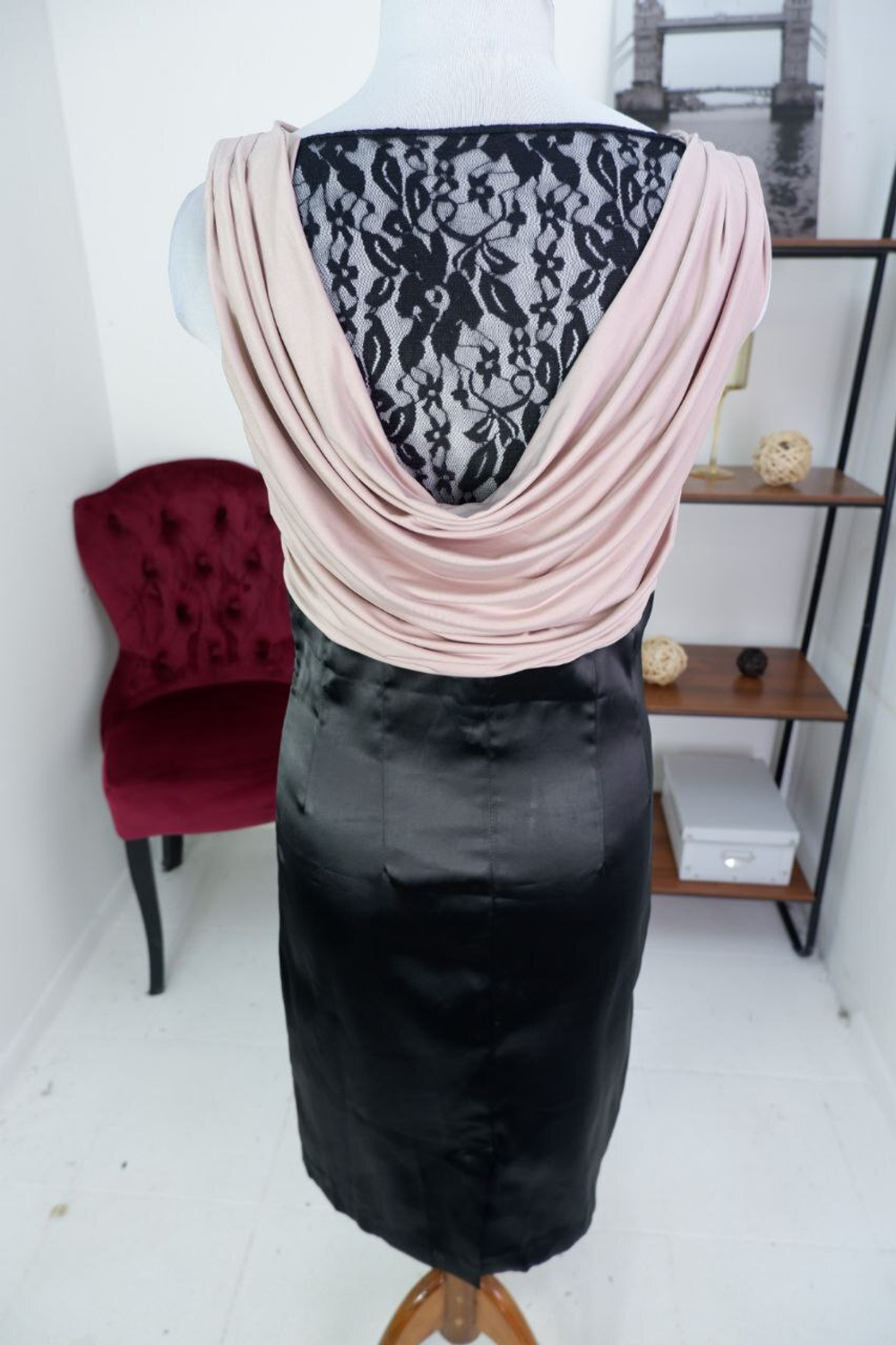 Платье нарядное с кружевом 42-44 размер