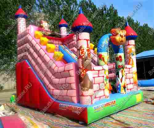 Надувной батут "Веселый замок"