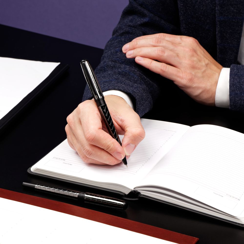 Набор Delucci "Marte": ручка шариковая 1мм и ручка-роллер 0,6мм, синие, корпус титан/черный, подарочная упаковка