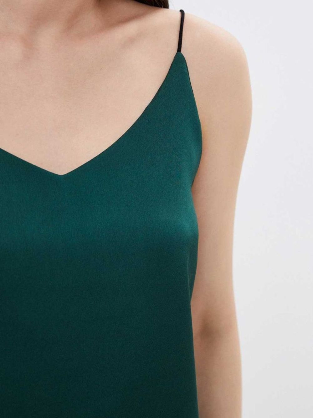 Топ на бретелях