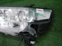 Битая Фара левая Toyota Land Cruiser 200 (2015-2021) LED