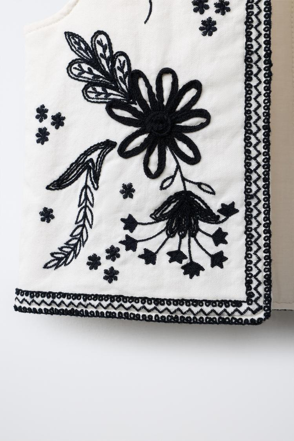 ZARA ЖИЛЕТ С ВЫШИВКОЙ, БЕЛЫЙ