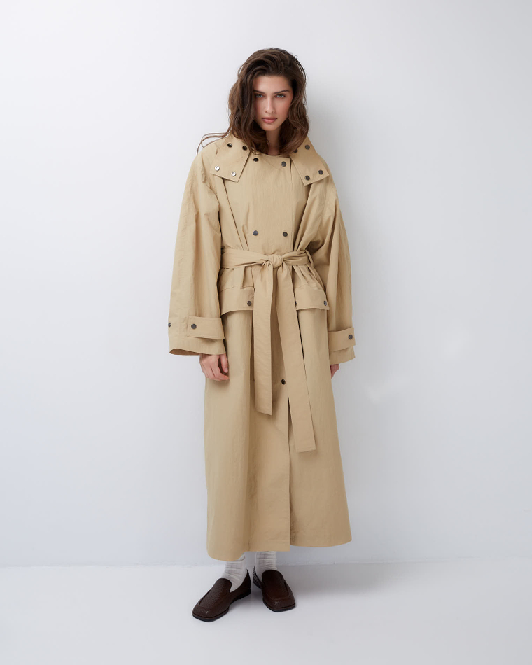 Плащ с кейпом песочный