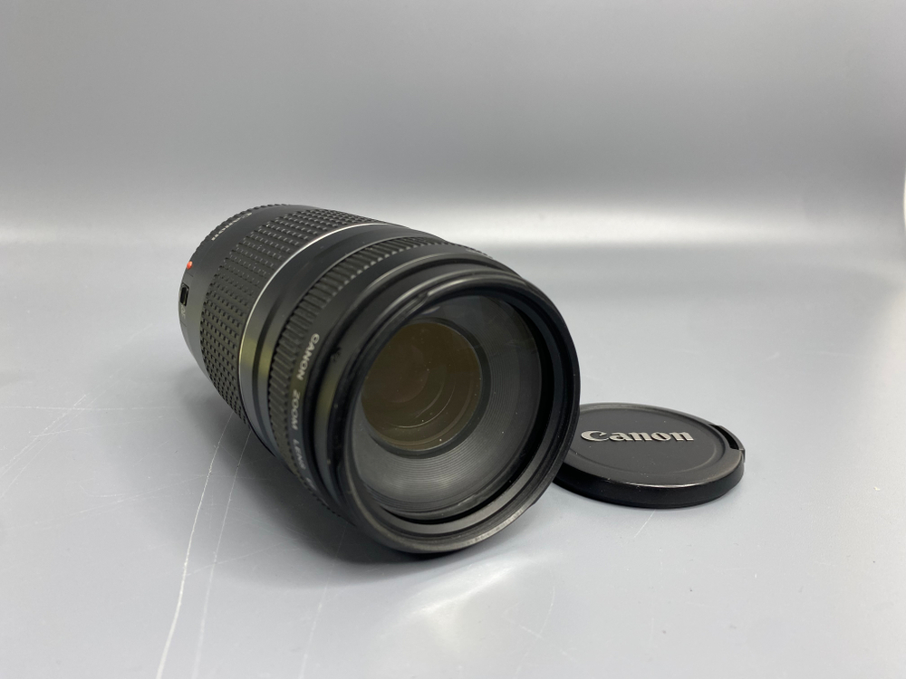 Canon EF 75-300mm 4-5.6 III Пылинки