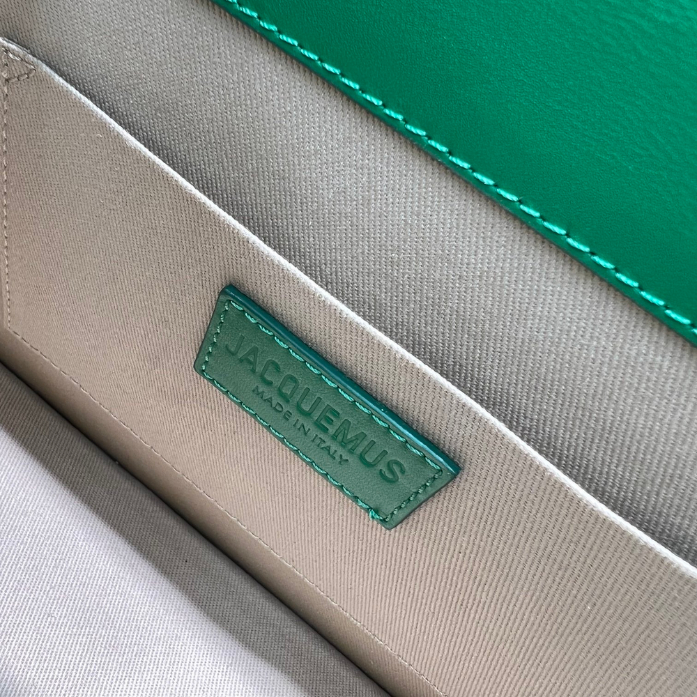 Jacquemus Le Grand Chiquito 22 cm