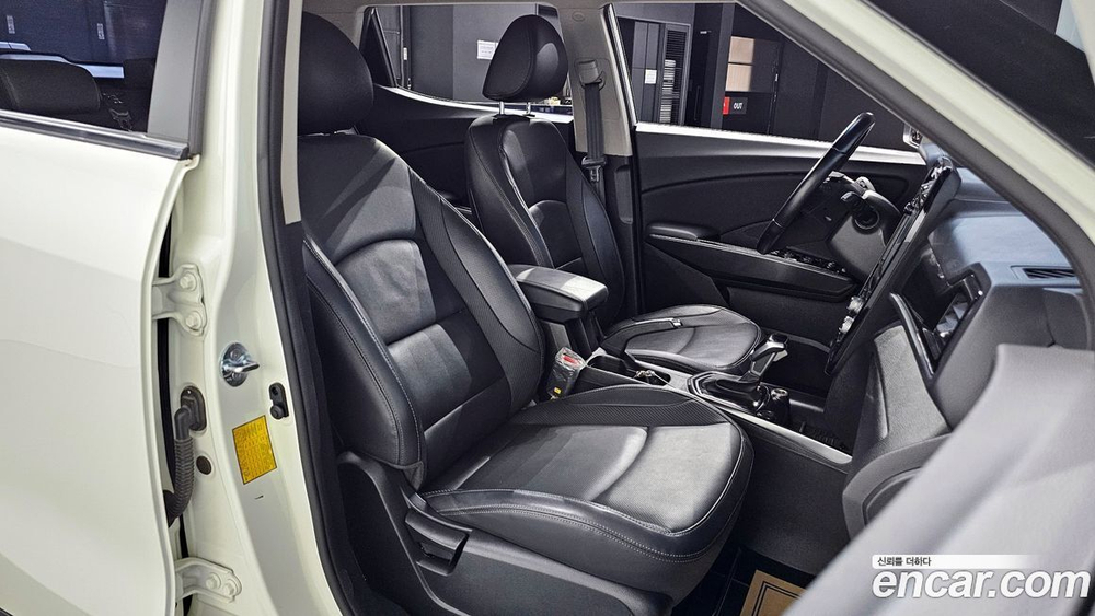 KG Mobility (Ssangyong) Very New Tivoli Бензин 1.5 2WD (04.2020)