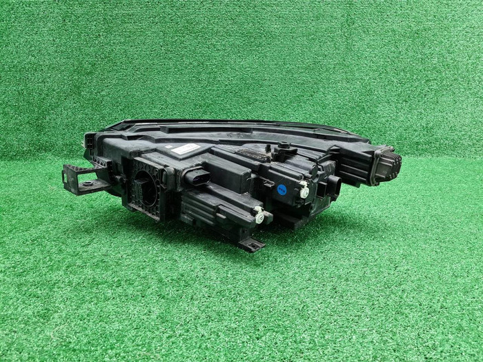 Фара правая VW Passat B8 (2021-н.в.) LED