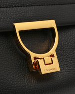 Кожаная сумка через плечо ND8 Arlettis Signature E1 ND8 55 B7 01 Coccinelle - черный(E1 ND8 55 B7 01)