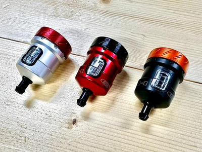 Evotech-rc Бачок сцепления / тормозной задний RT-02