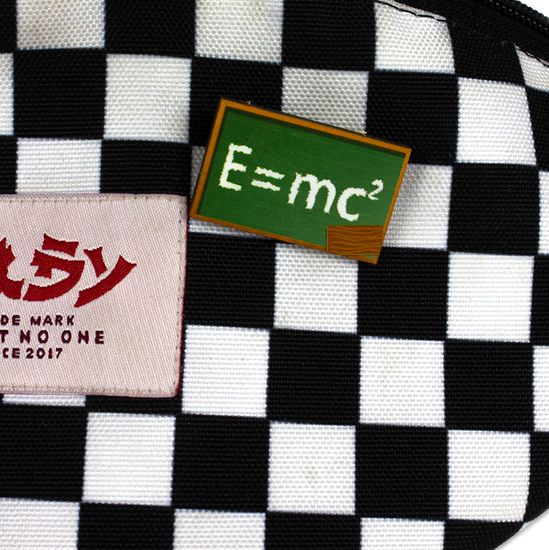 Деревянный значок. Энергия