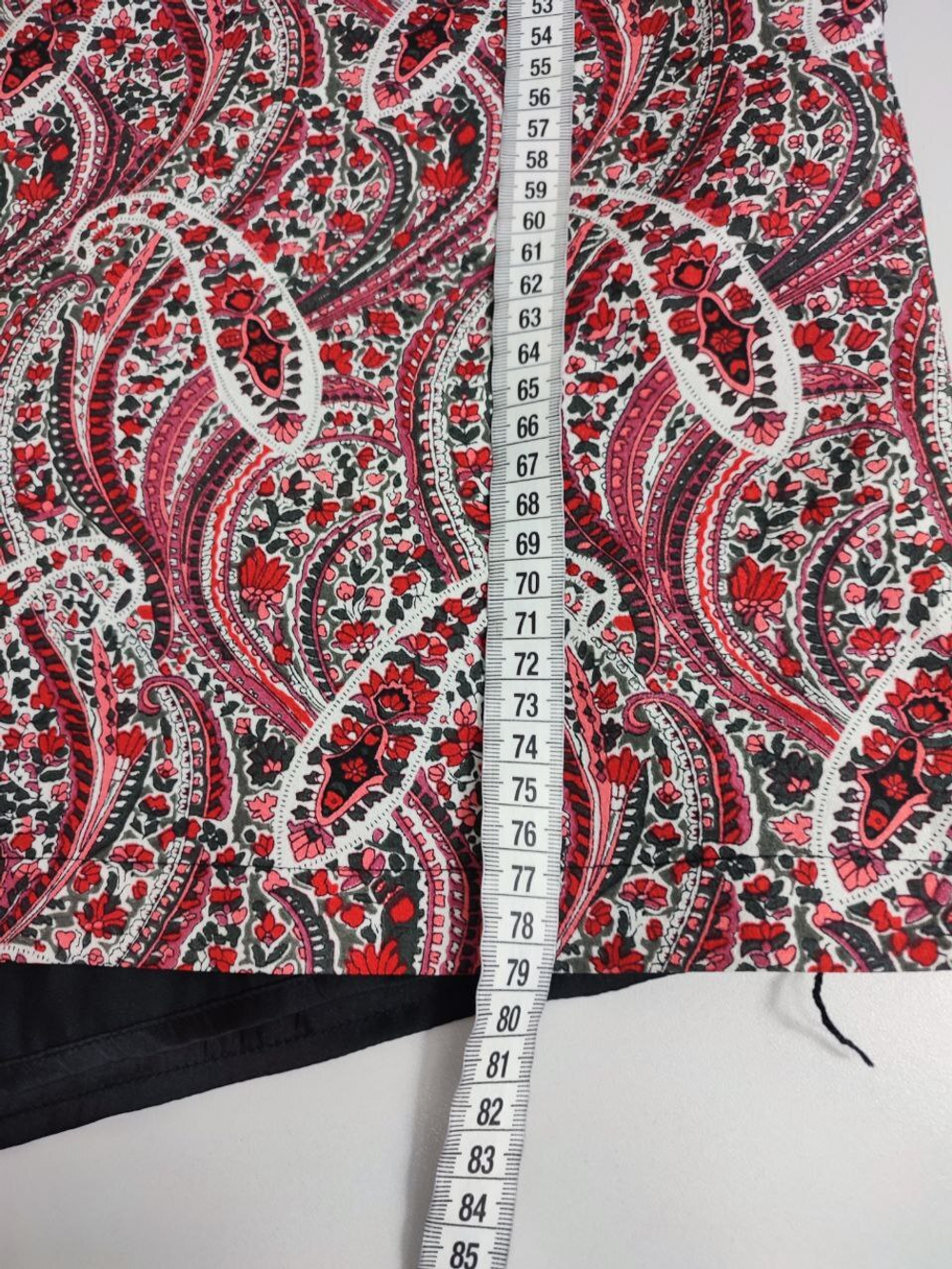 Платье H&M с принтом 40 размер