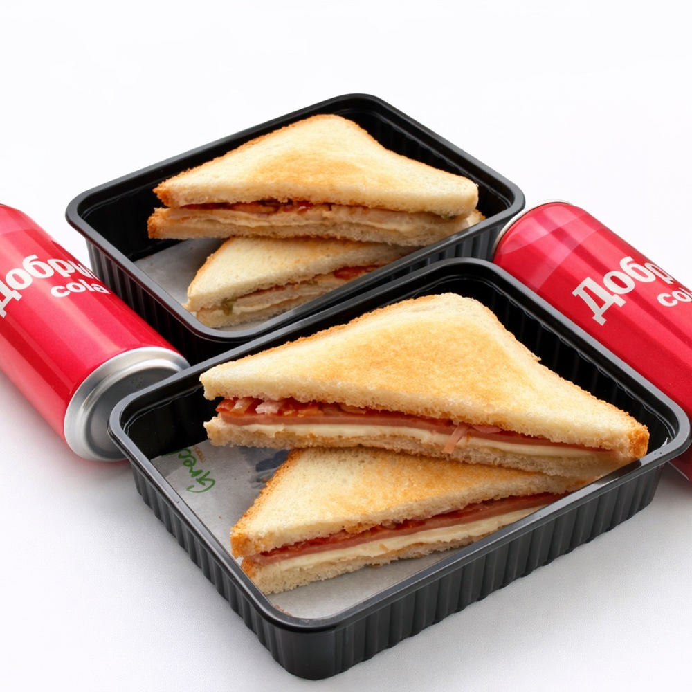 Два сэндвича+две колы ( сэндвич с курицей, сэндвич с ветчиной и две колы)