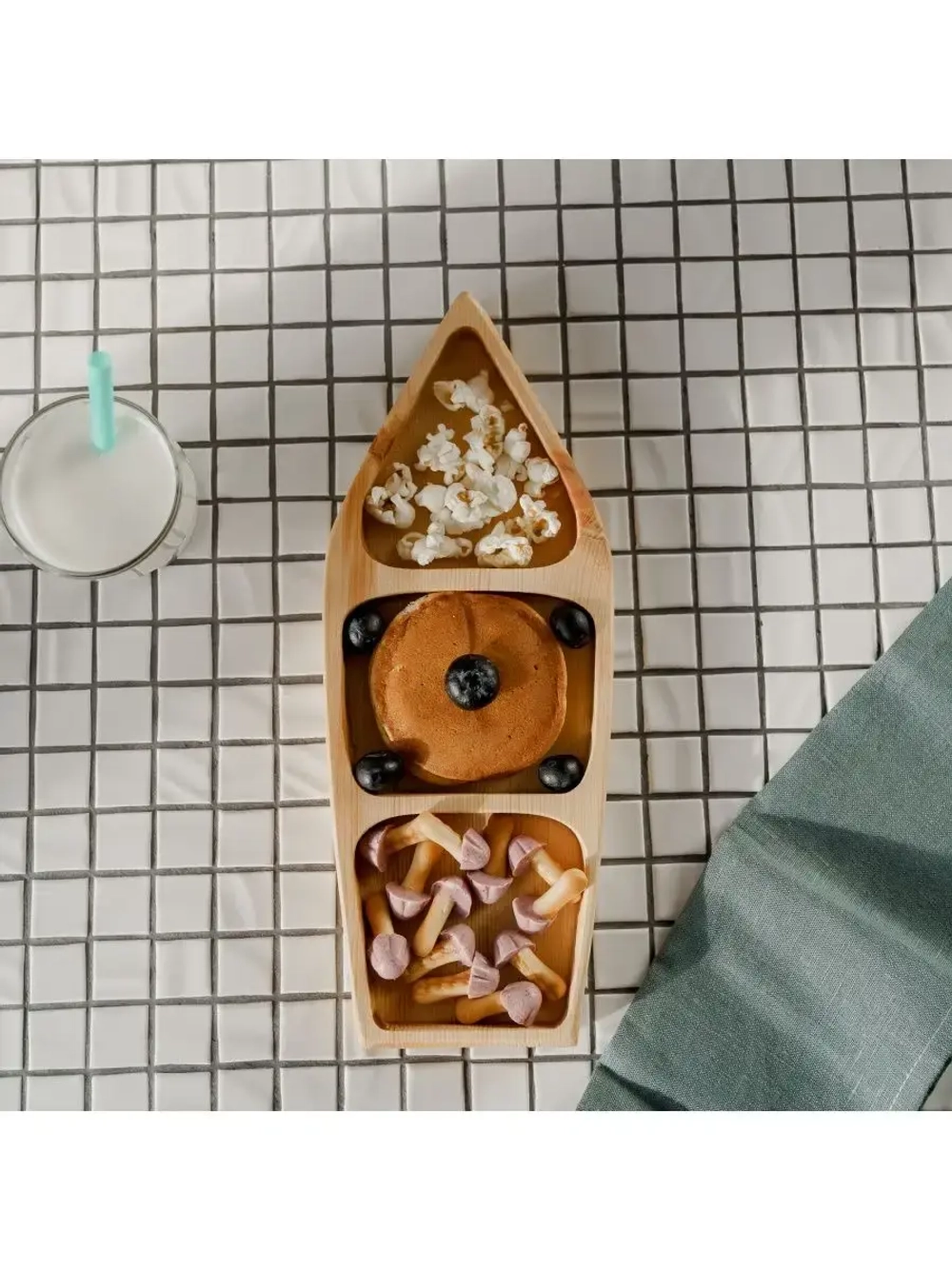 Деревянная менажница с 3 отсеками из кедра