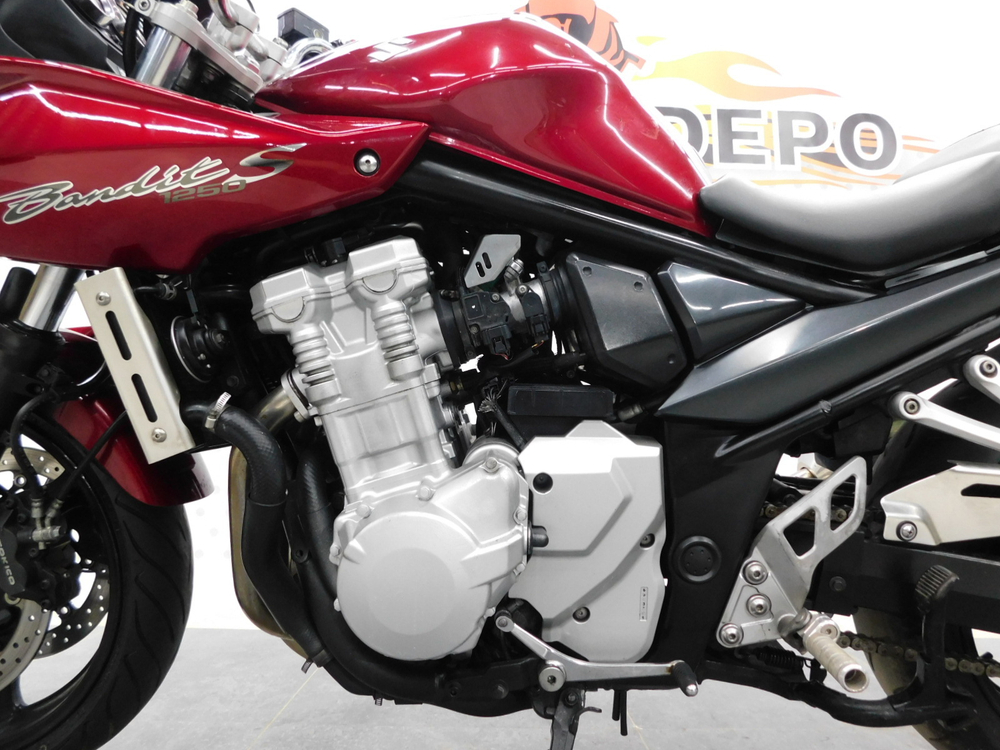 Suzuki Bandit 1250 S 027508