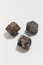 Альмандин (гранат) кристалл S