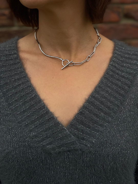 Чокер ассиметричный с замком тоггл, оттенок серебро