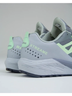 Облегченные беговые кроссовки