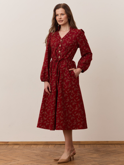 Платье с воротником стойкой