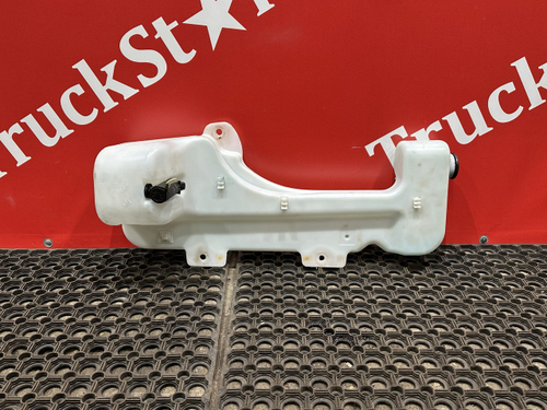 Бачок омывателя лобового стекла 2023г.