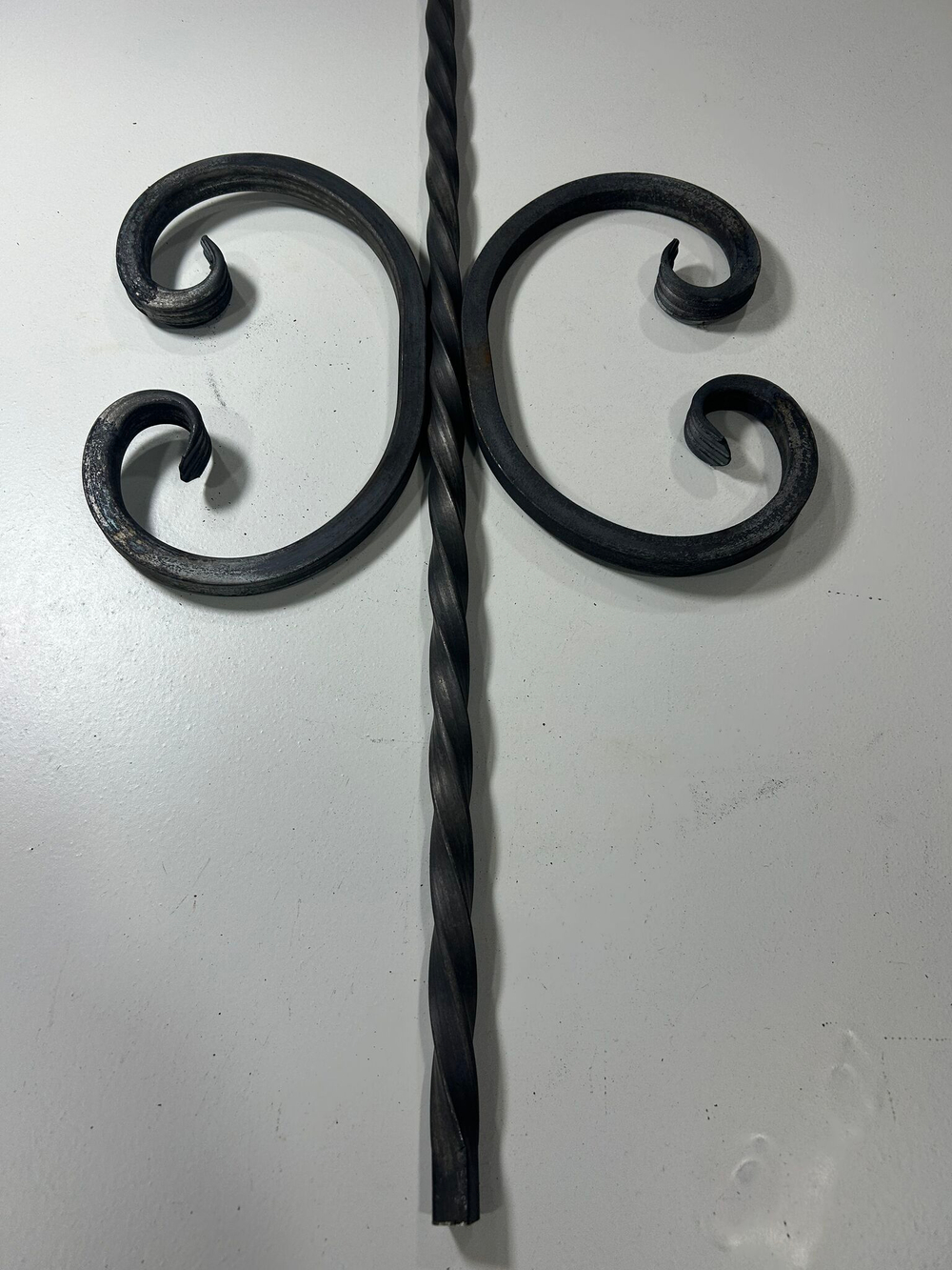 Кованый элемент Вензель 130х230мм квадрат полнотелый 10х10мм