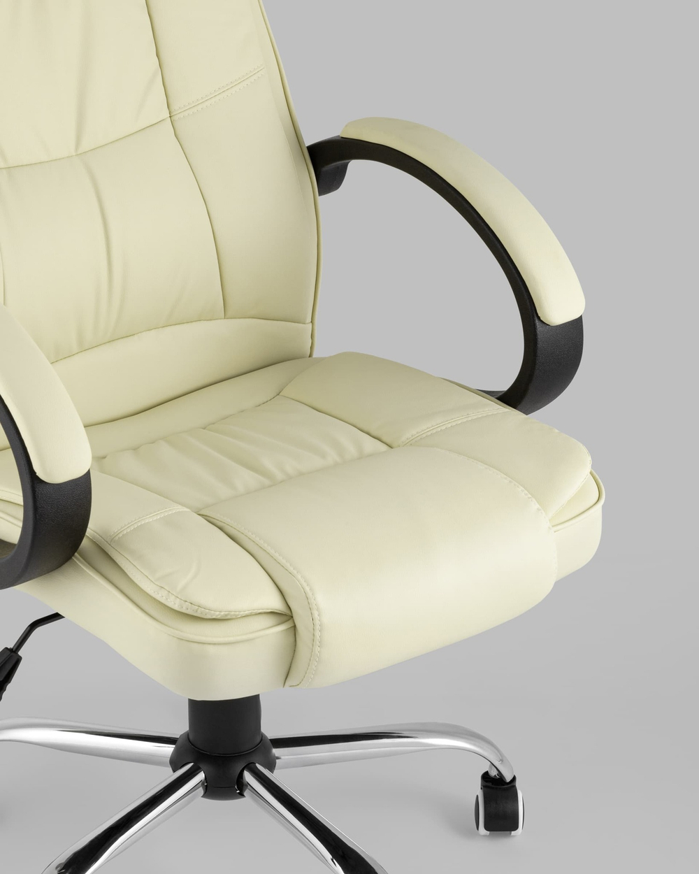 Кресло руководителя TopChairs Atlant бежевое