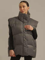 Жилет oversize утепленный, серый с печатью