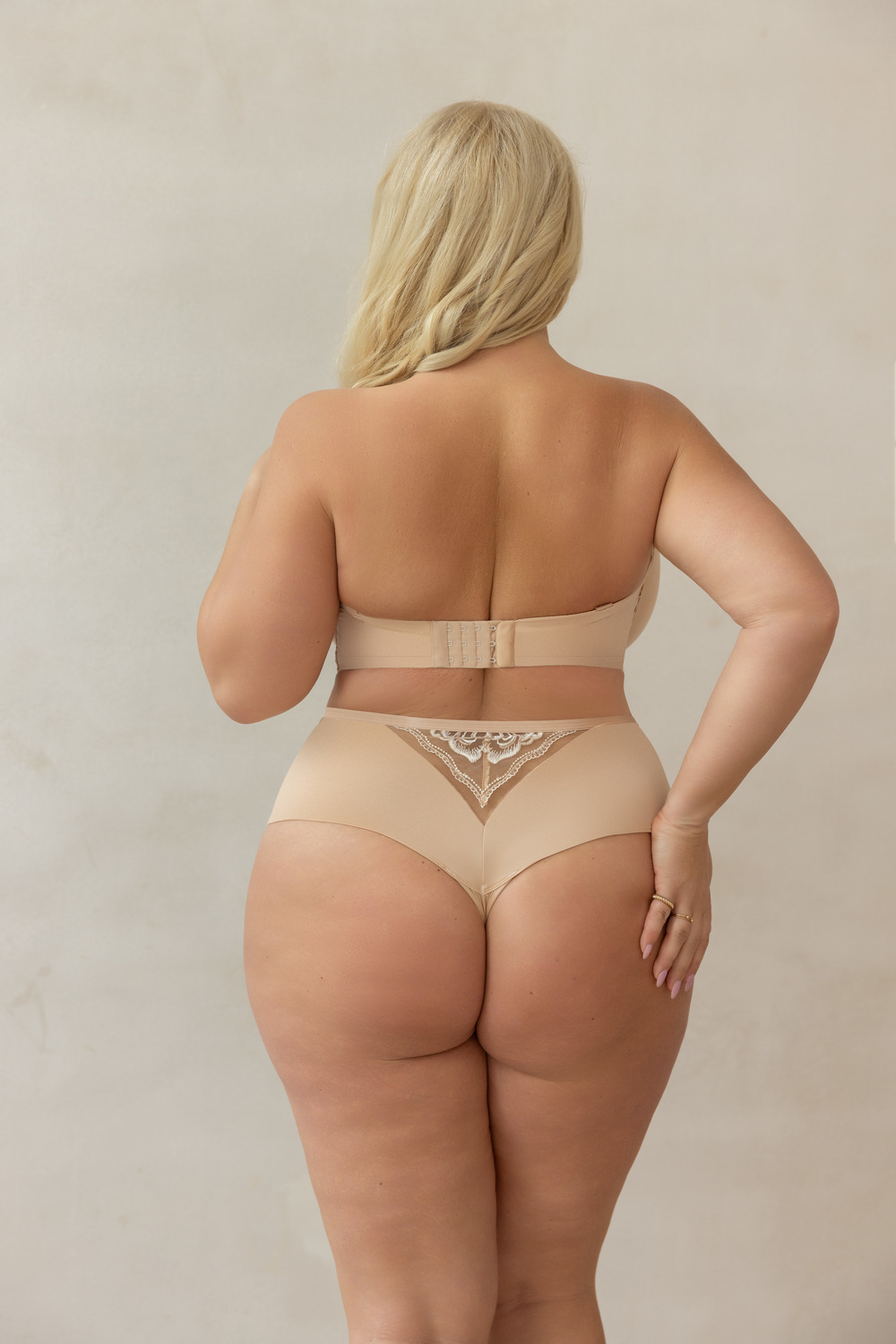 Трусы Kris Line Dolce стринги High Waist (телесный)