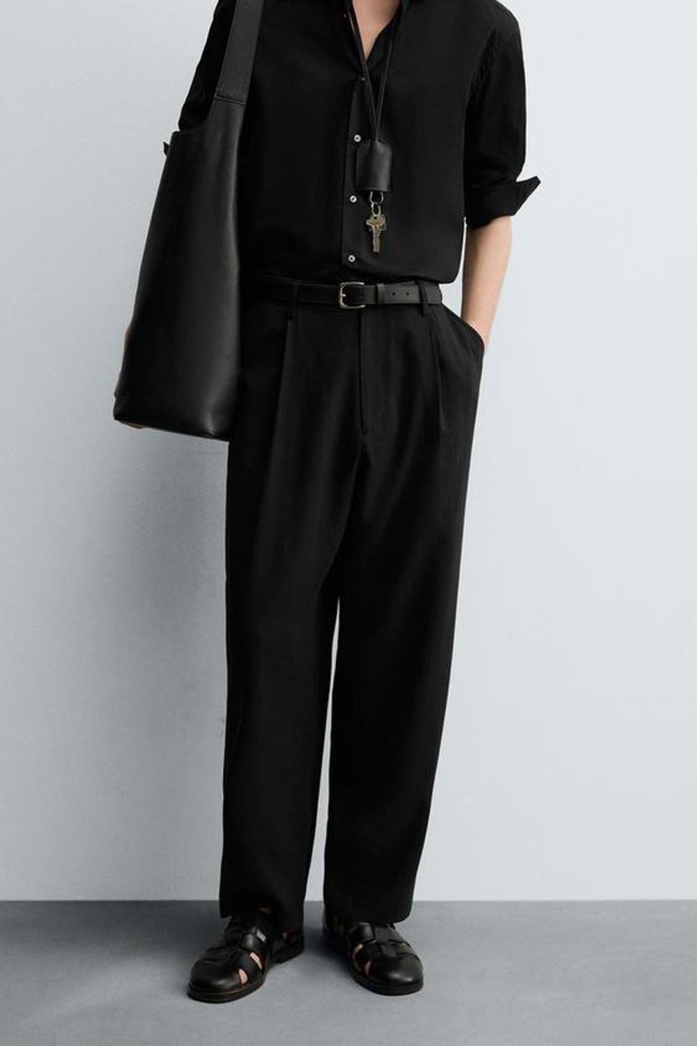 ZARA СТРУЯЩИЕСЯ БРЮКИ СО СКЛАДКАМИ, ЧЕРНЫЙ