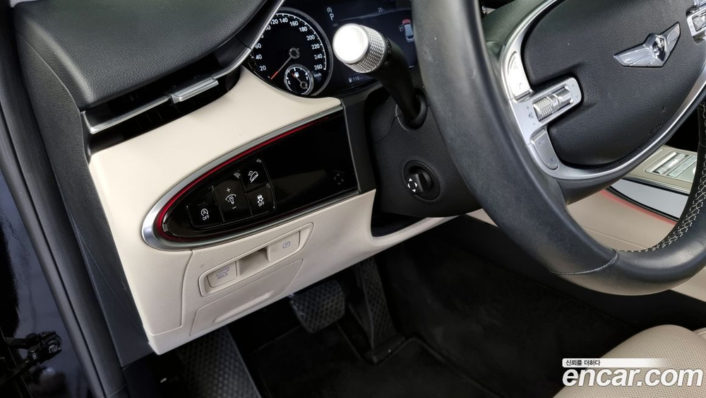 Genesis GV70 2.5T Бензин 2WD (10.2021)