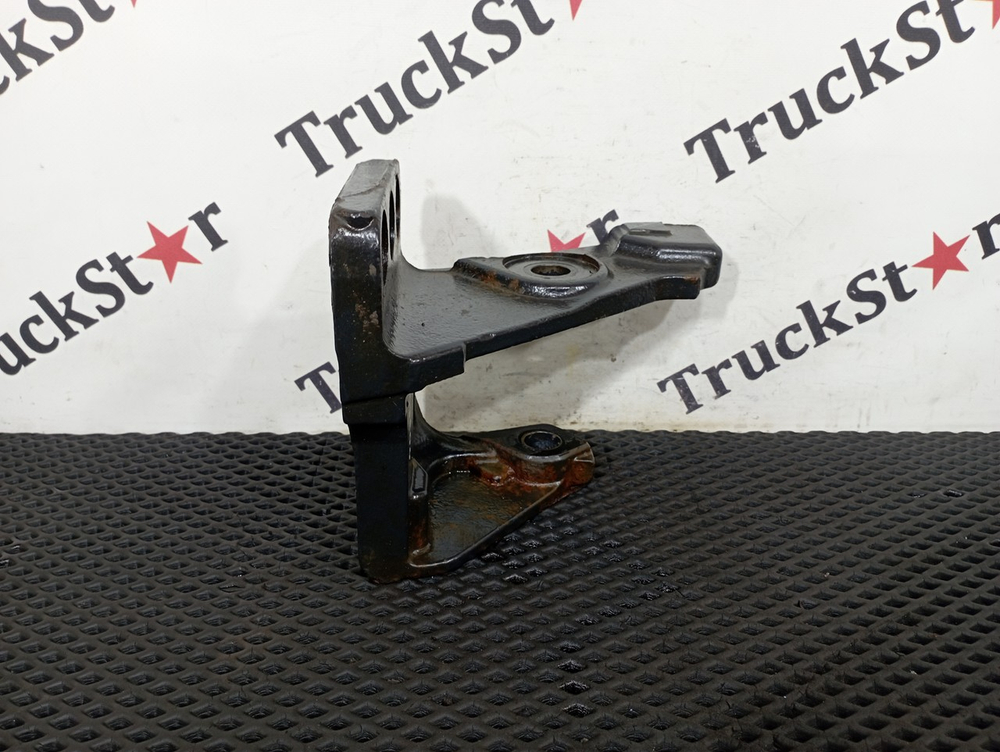 Кронштейн передней рессоры левый 2020г.