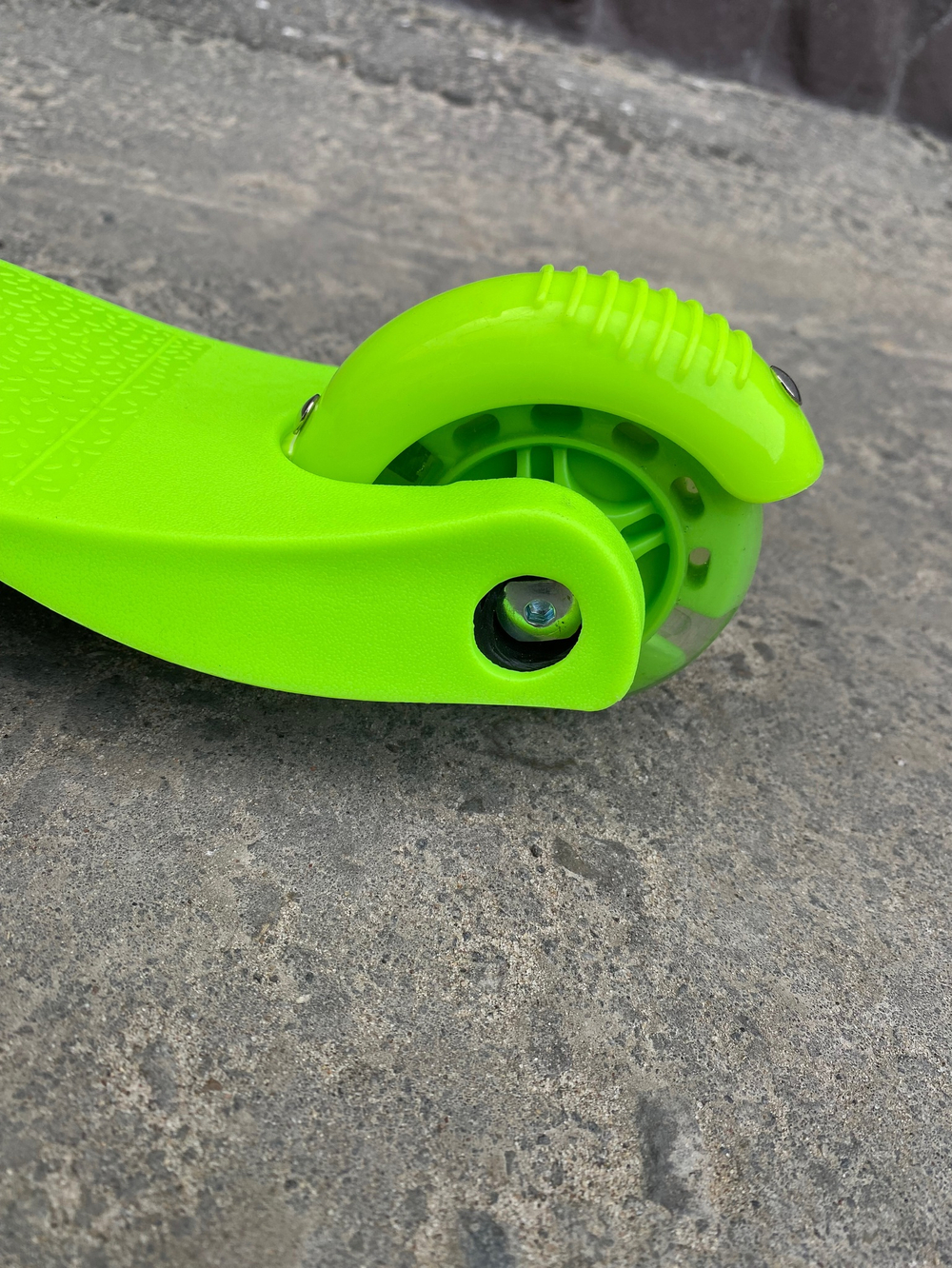 RR1-2/Самокат трехкол. колеса: d110 мм.d76 мм. раз.пл: 51*11 см, Зеленый