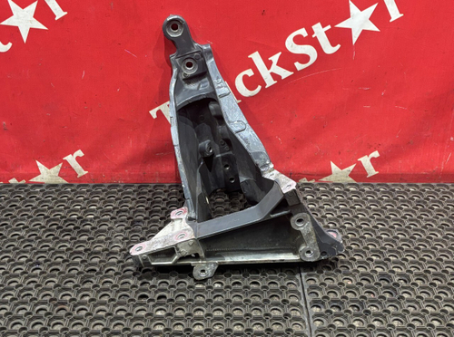 Кронштейн усилителя бампера правый 2023г.