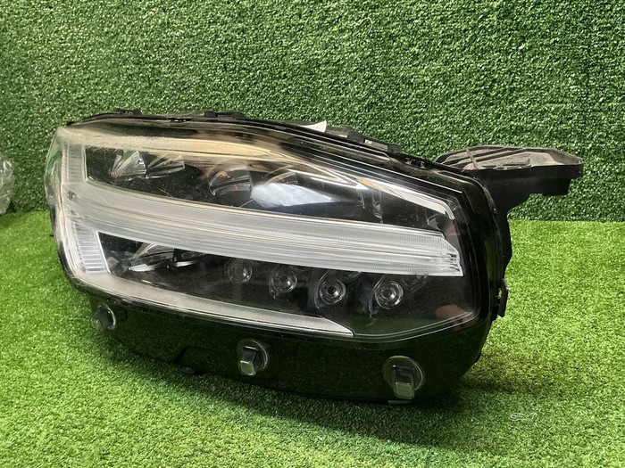 Фара правая Volvo XC90 2 (2014-2019) LED