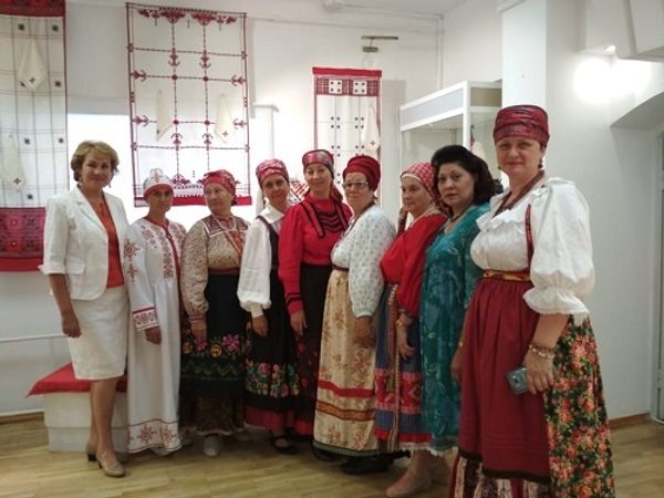 Мастер-класс по чувашской национальной вышивке и «живой урок» в г. Иркутск