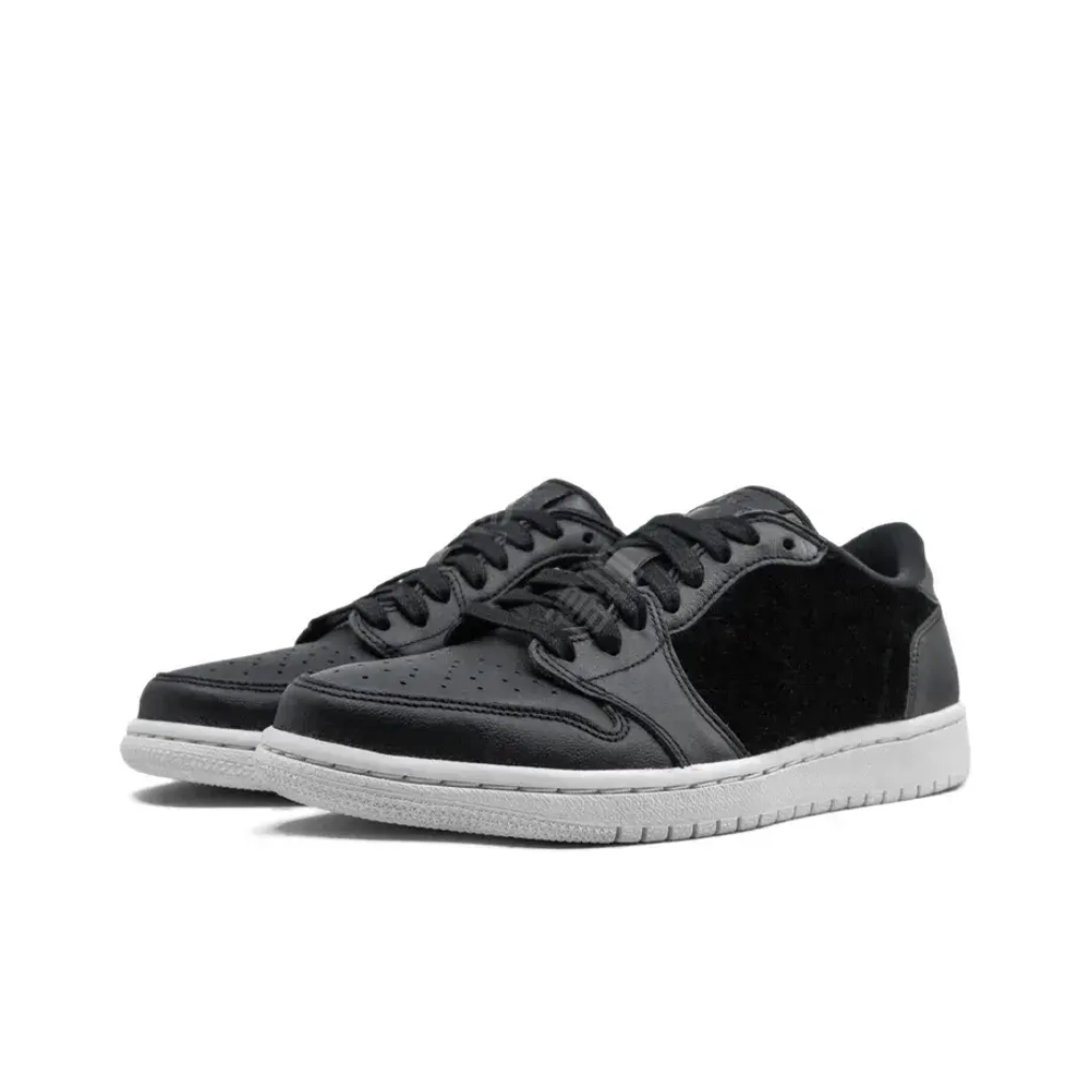 Женские кроссовки Air Jordan 1 Retro Low NS 'Black' AO1935-001