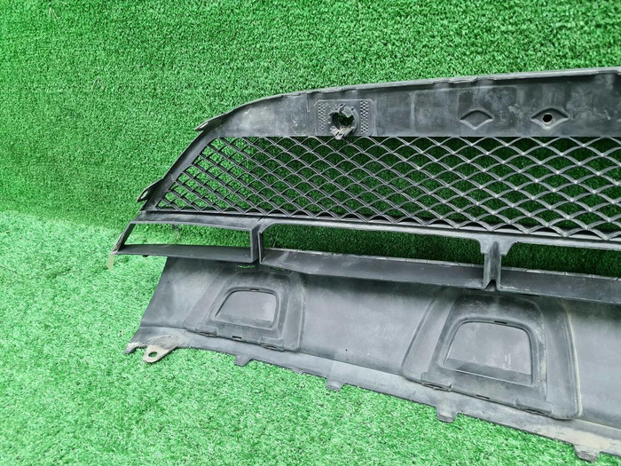 Решетка перед. бампера Mercedes GLC X253 15-19 AMG