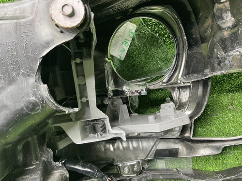 Битая Фара правая Land Cruiser 200 (15-21) LED