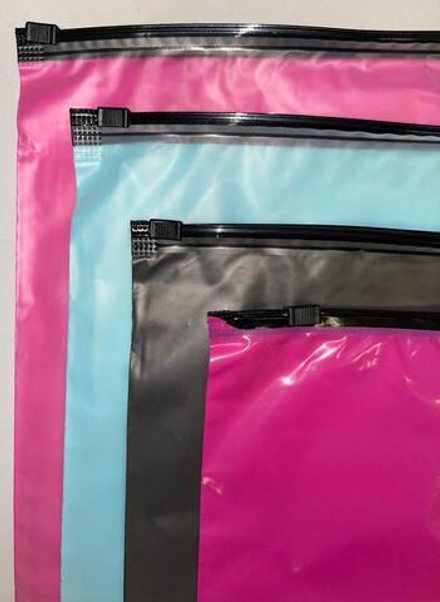 Пакет Слайдер 20*25 см с одной полупрозрачной стороной черный 70 мкм