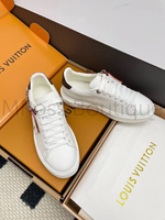 Женские кеды Louis Vuitton Time Out в белом цвете с цепью