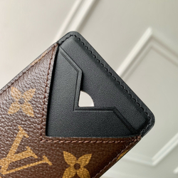 Louis Vuitton Porte Cartes Magnet
