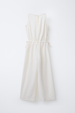 ZARA КОМБИНЕЗОН С РЕЛЬЕФНЫМ ВЫРЕЗОМ И БАНТАМИ, ЭКРЮ