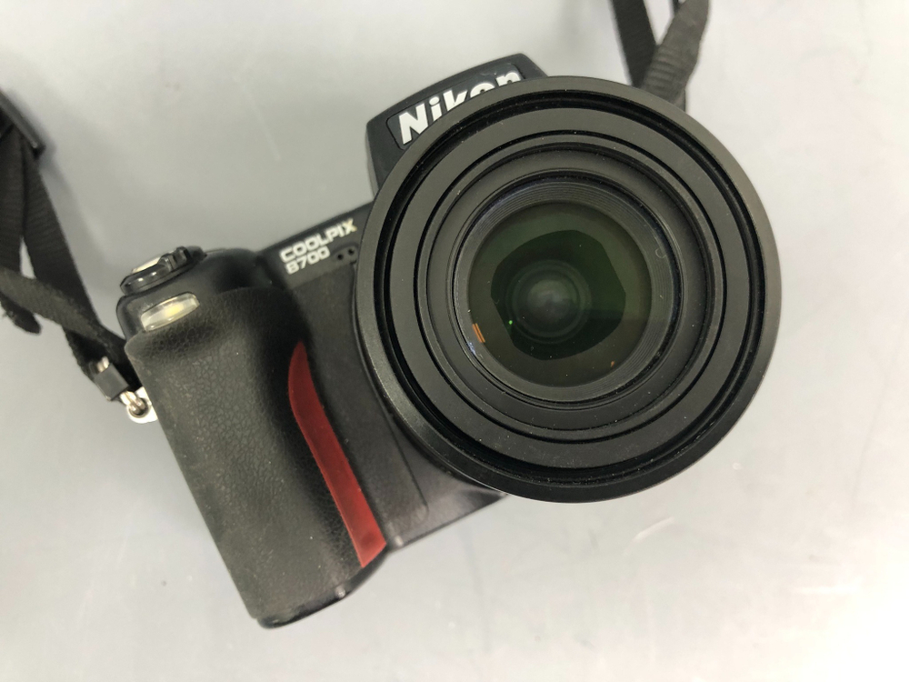 Nikon Coolpix 8700
